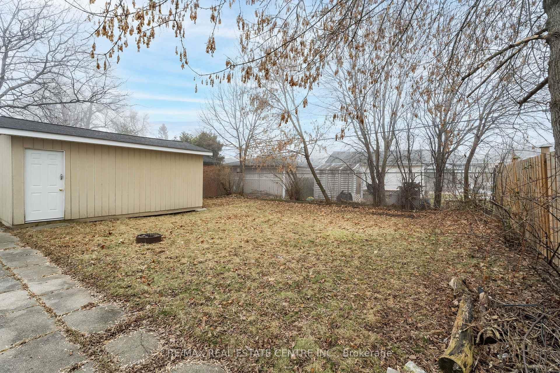 76 Raylawn Crescent photo 27