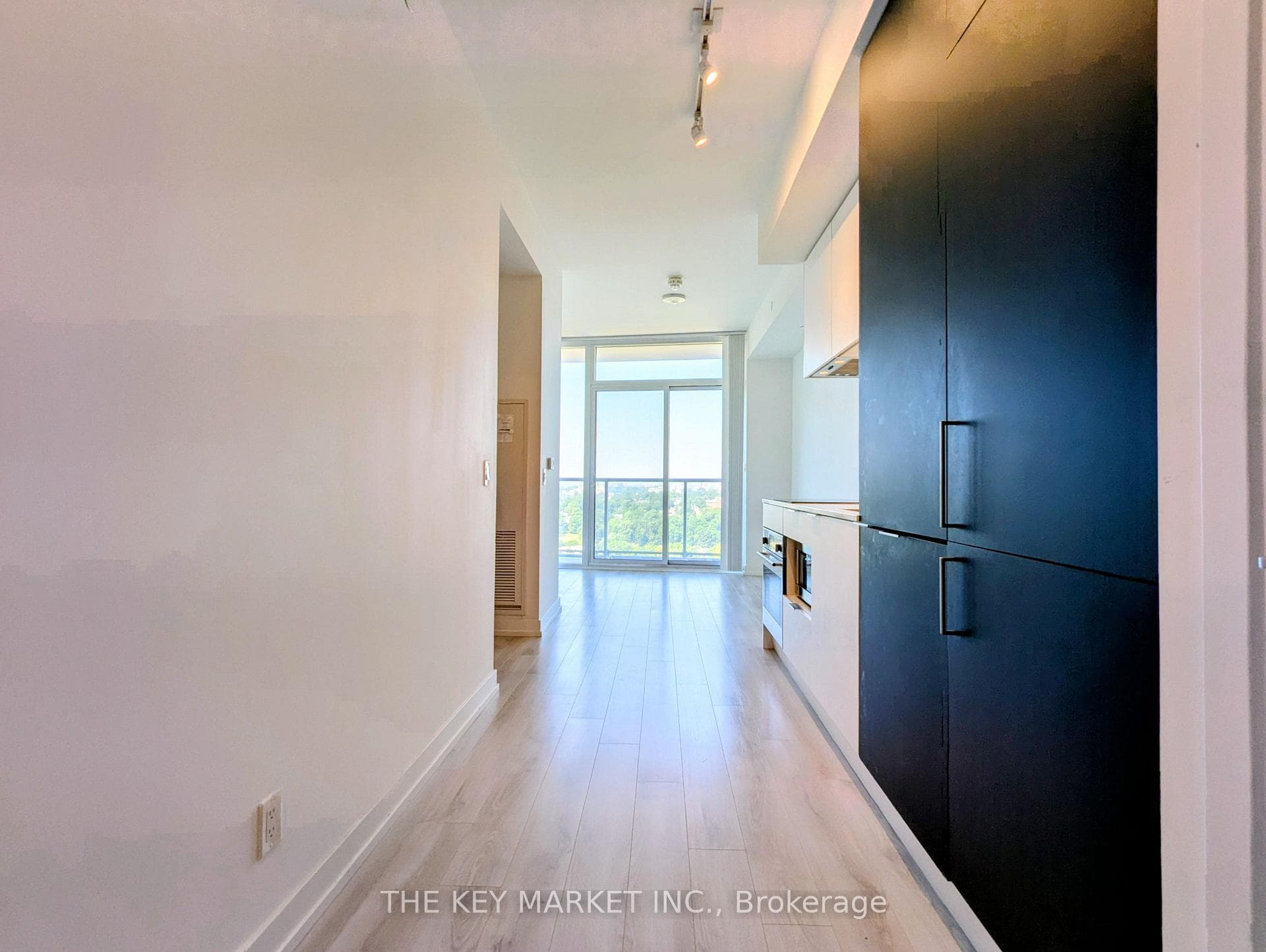 33 Helendale Avenue Unit 1511 photo 13