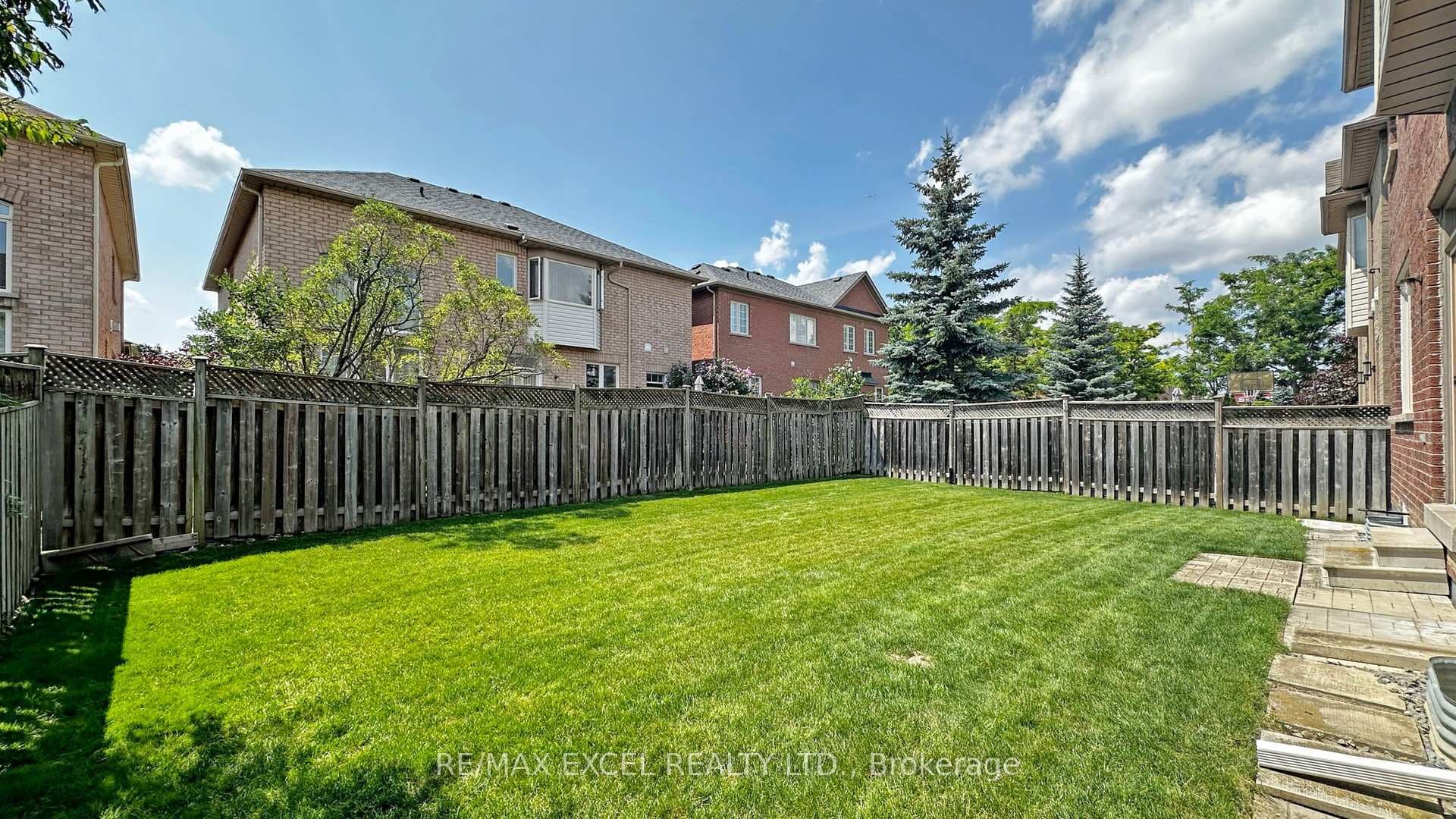 96 Willow Heights Boulevard photo 40