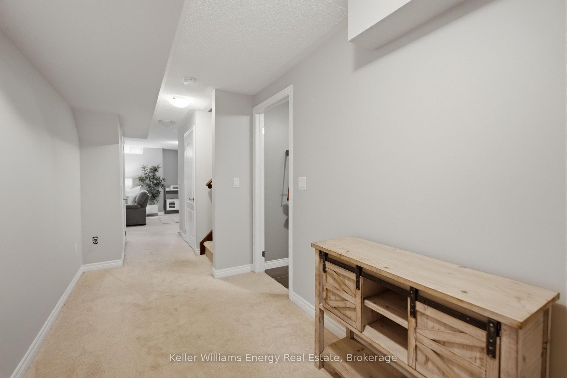 144 McDonald Crescent photo 39