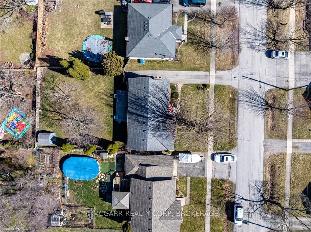 The lot is 60 ft x 125 ft.