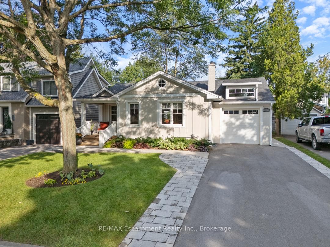 2109 Wellington Avenue photo 1