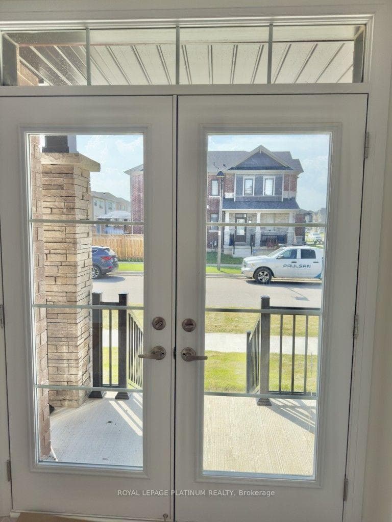 165 Wilmot Road photo 5