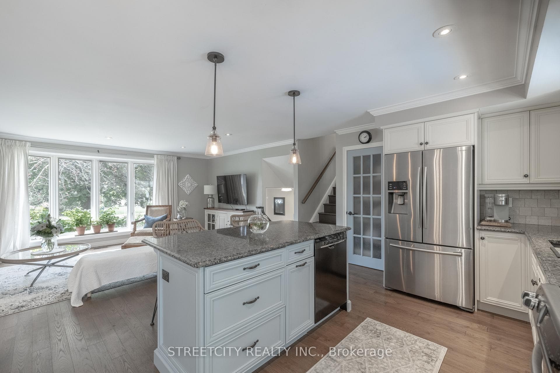 759 Grenfell Drive photo 13