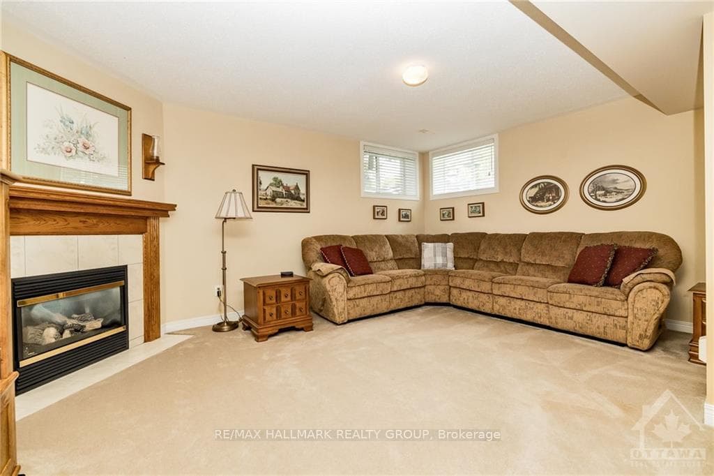 16 KINGBIRD Court photo 23