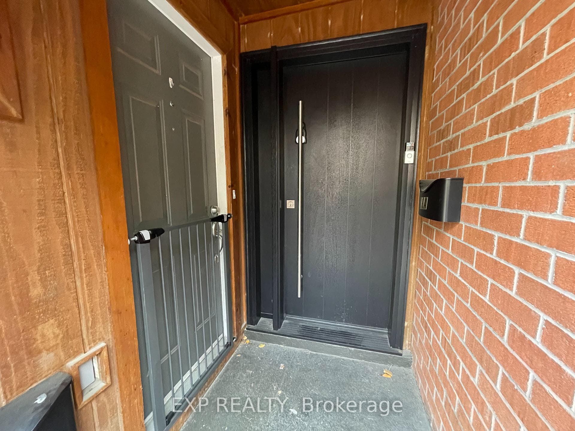 Separate Entrances to Unit 39A and 39B