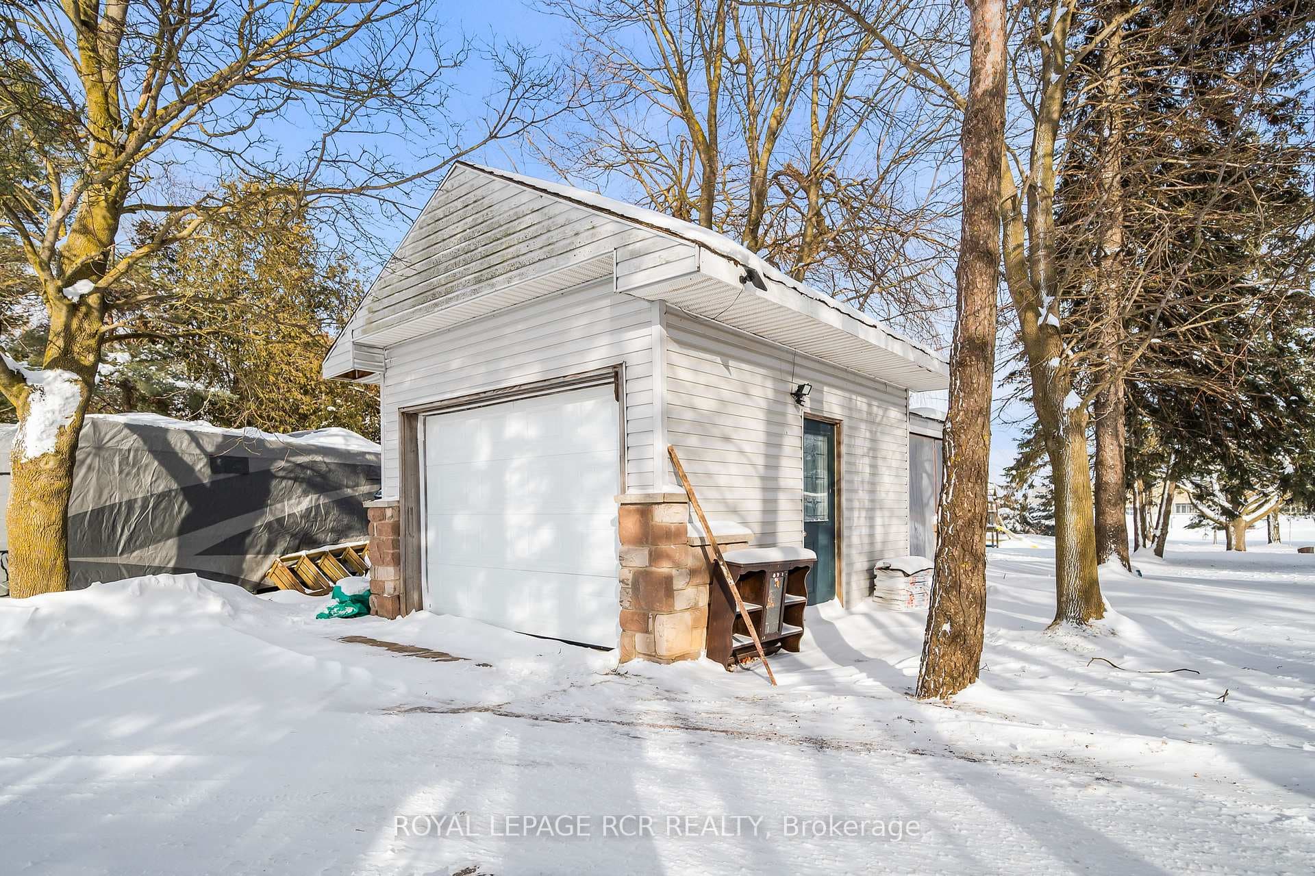 707 Victoria Street photo 6