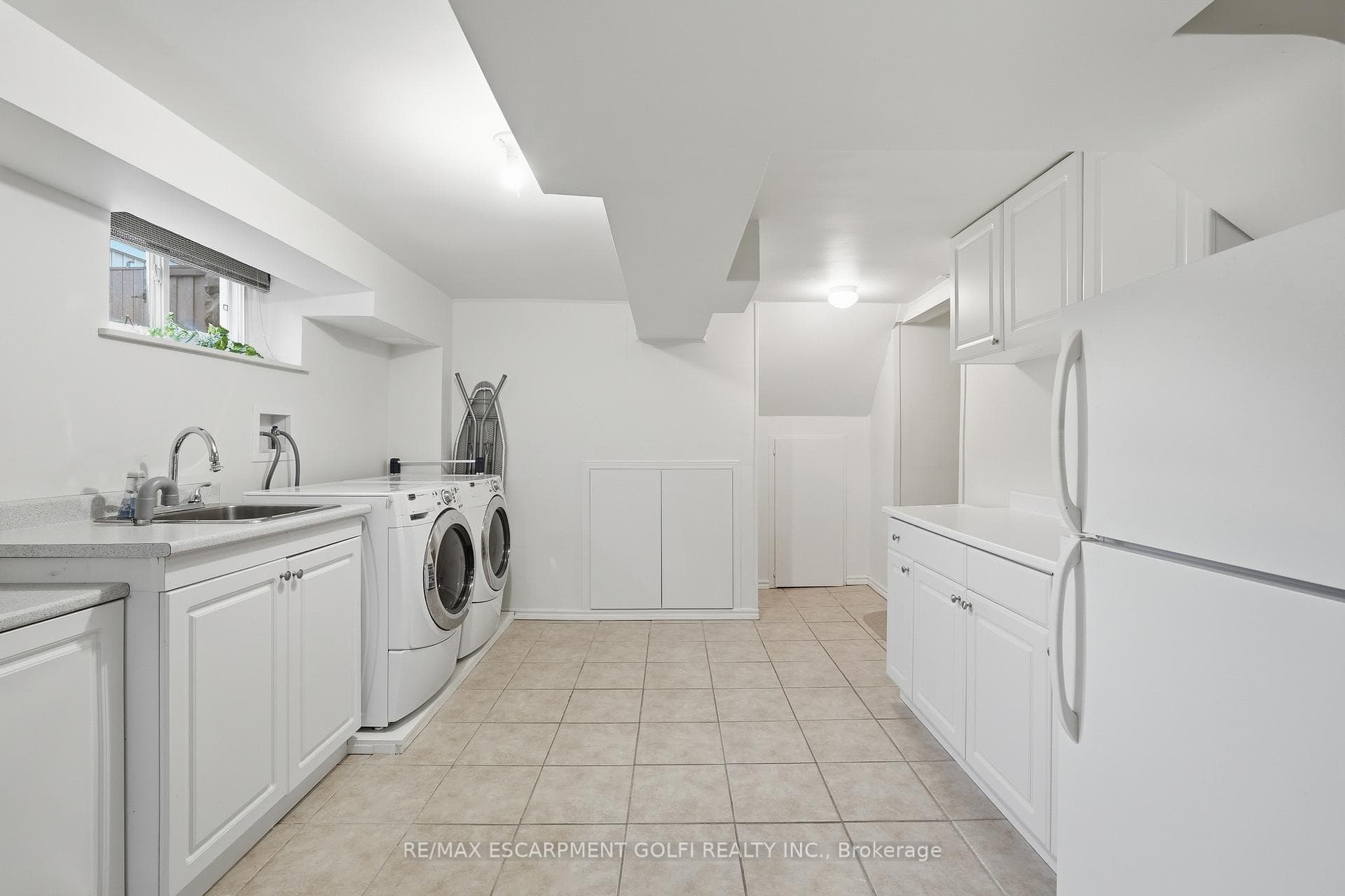 7298 Twenty Road photo 32