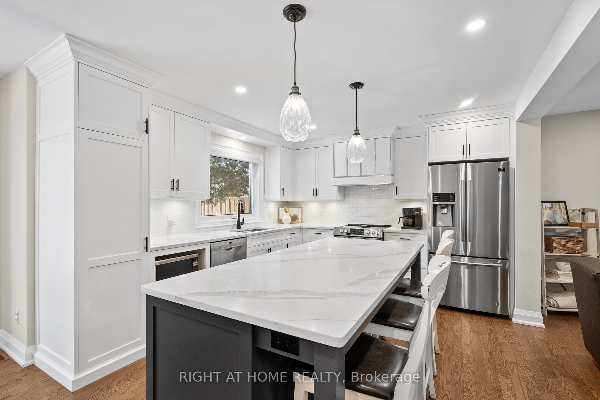 41 Amberly Boulevard photo 12