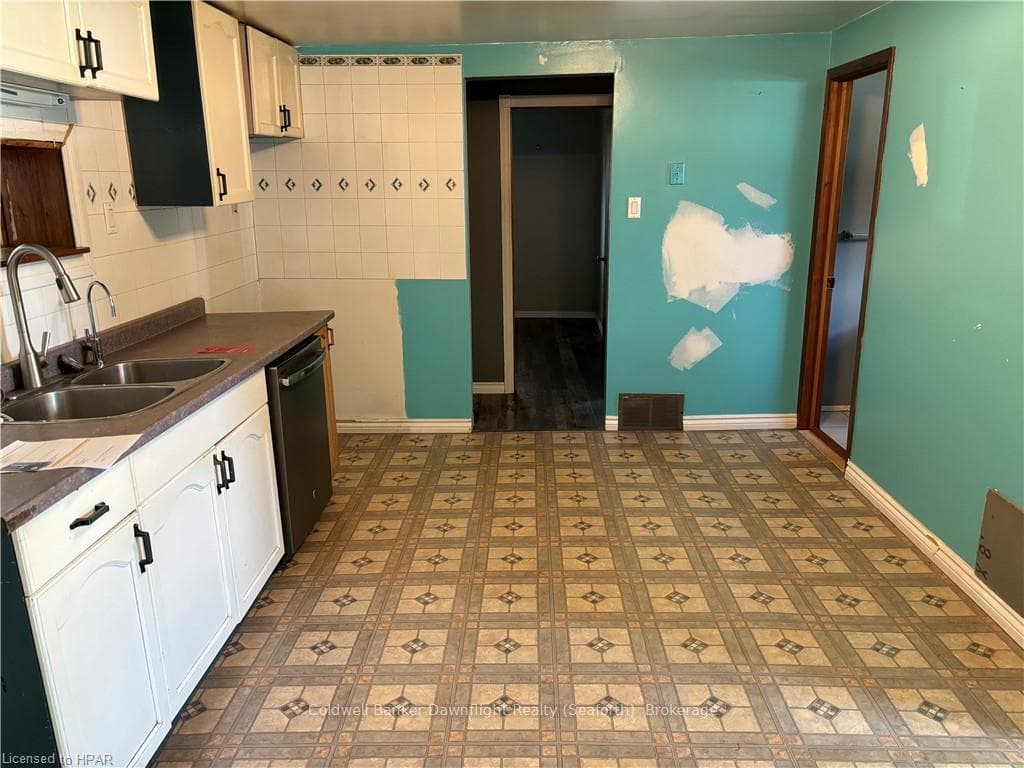 130 RICHMOND Street photo 7