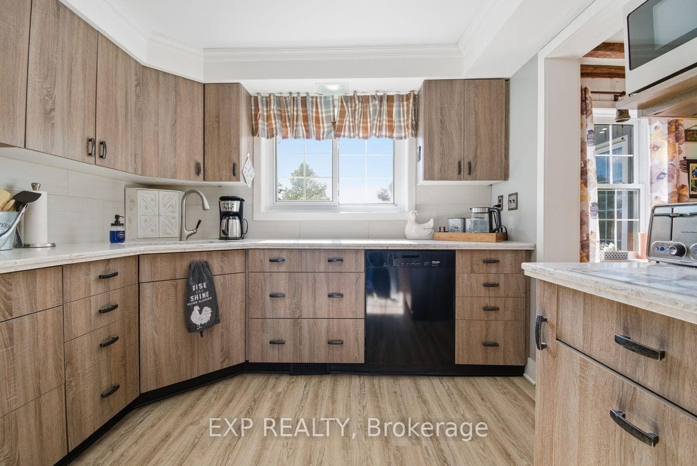 9043 Ridge Road photo 12