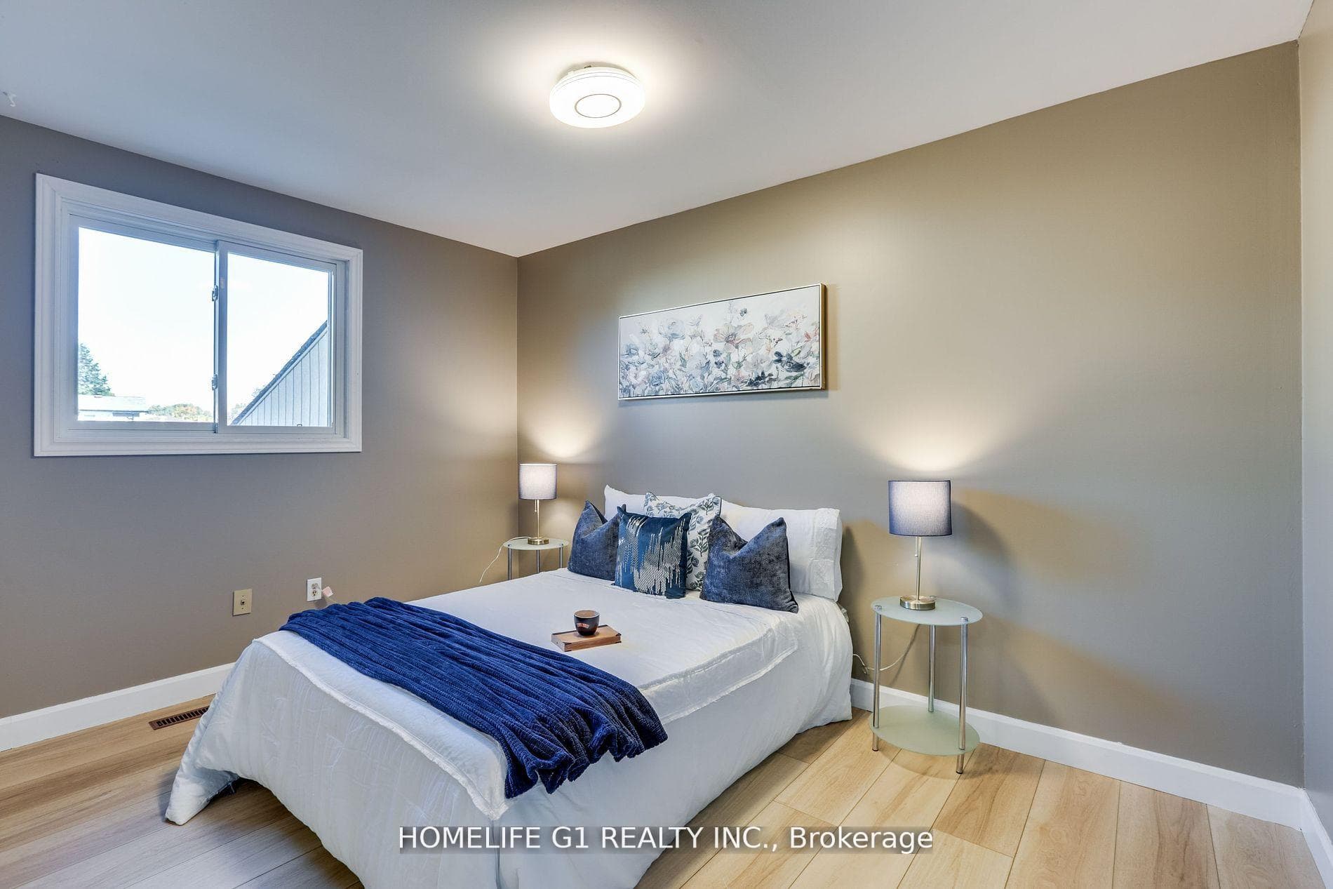 136 Sundridge Crescent photo 20