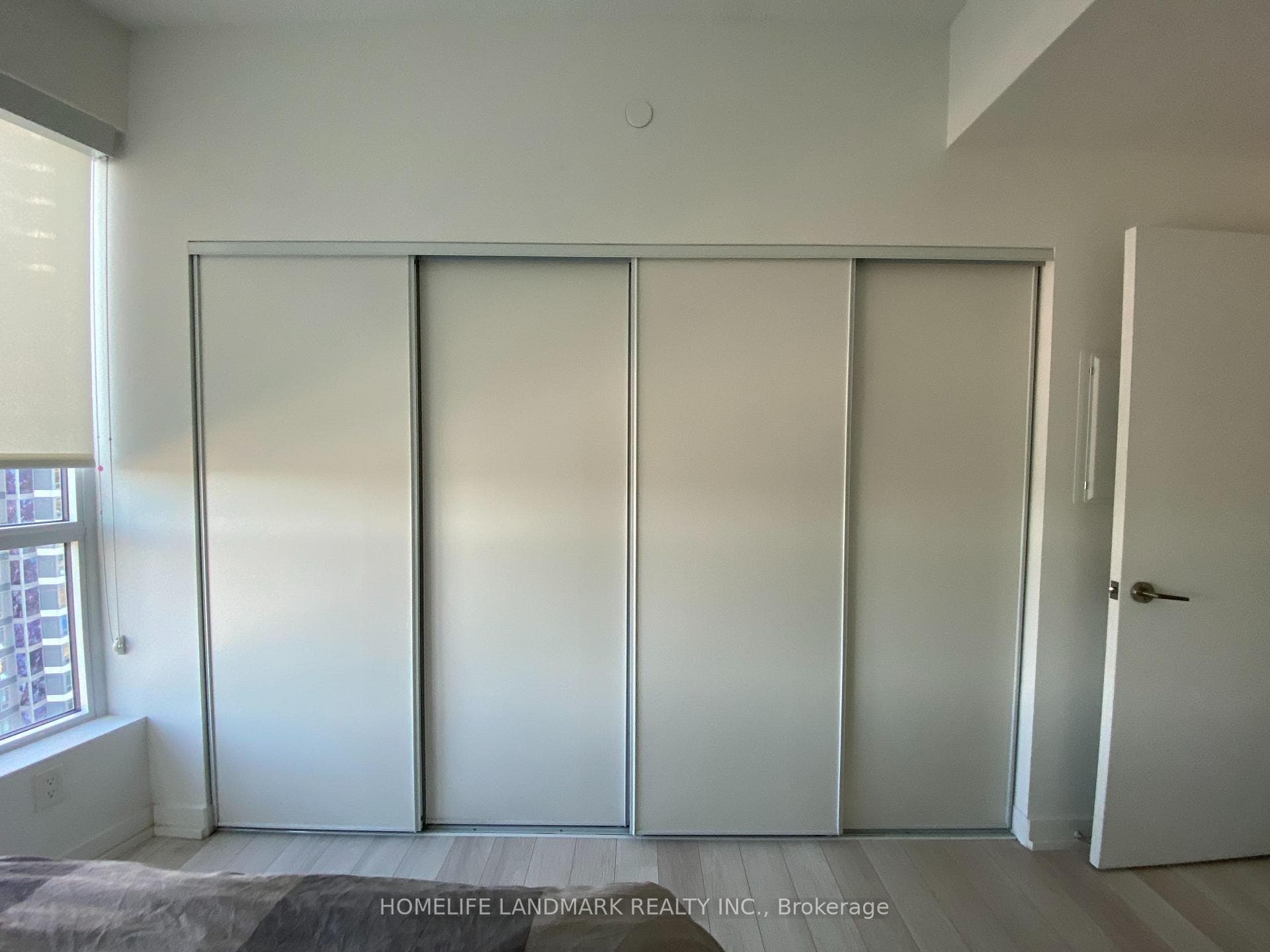 115 Mcmahon Drive Unit 1505 photo 9