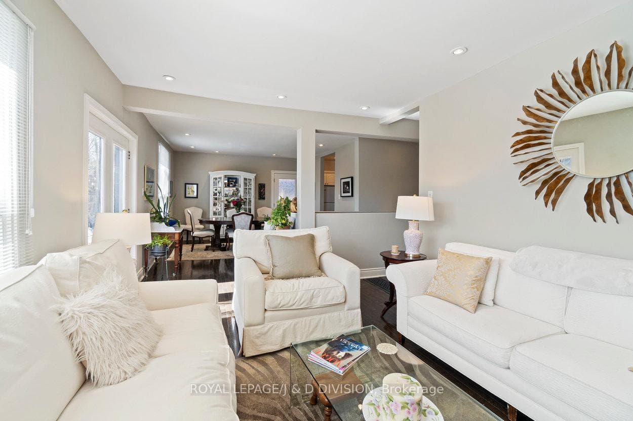 28 Regal Road, 2nd floor suite