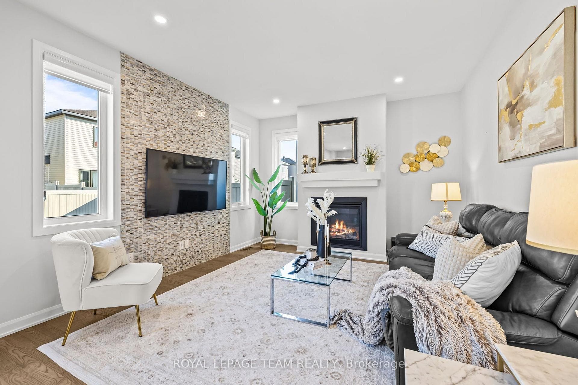 70 Ralph Erfle Way photo 4
