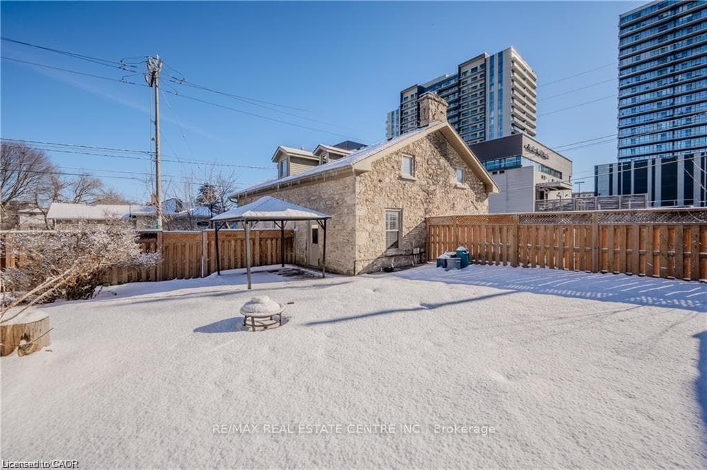 18 St Andrews Street photo 17