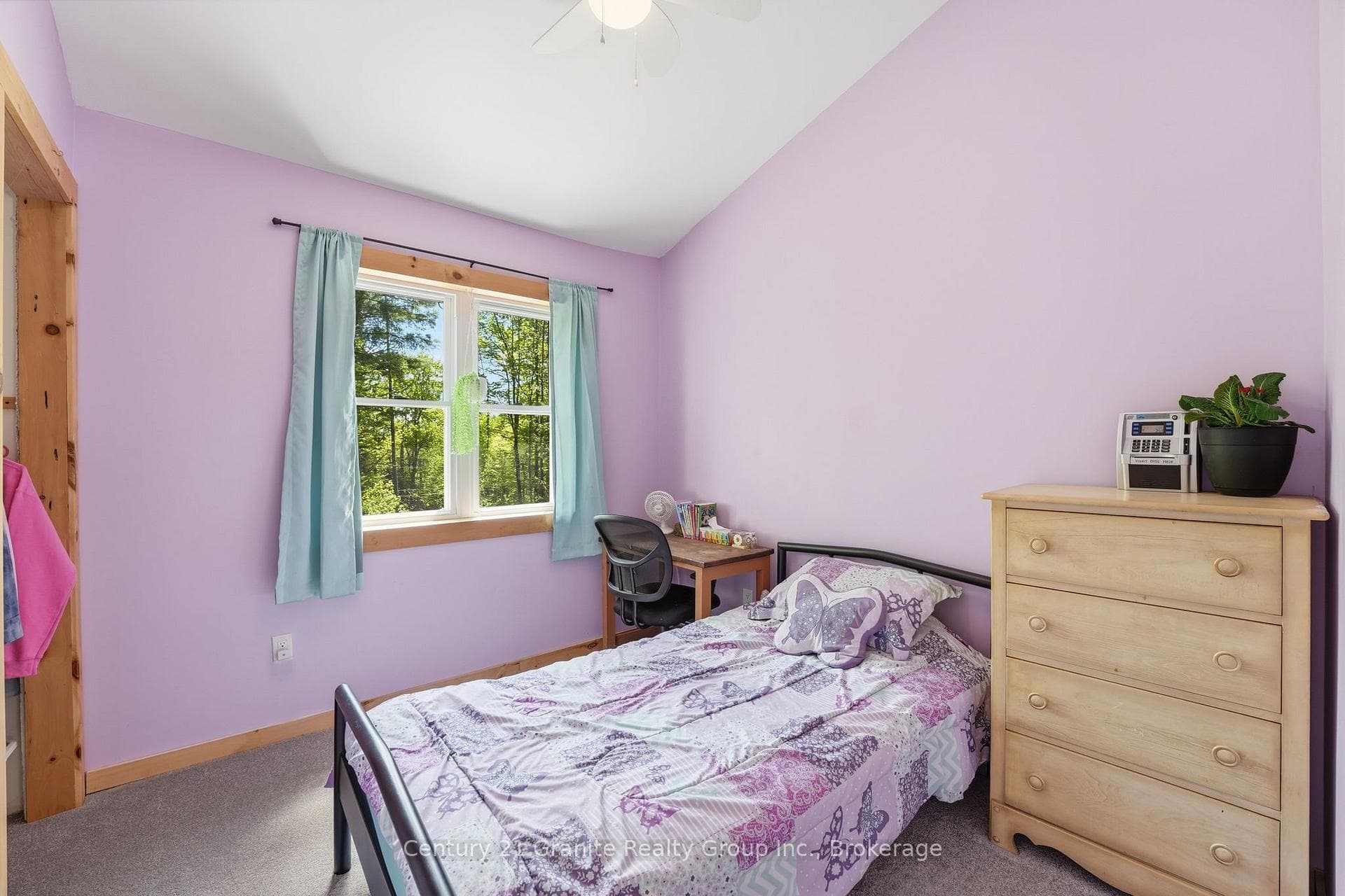 1048 Bacon Road photo 11