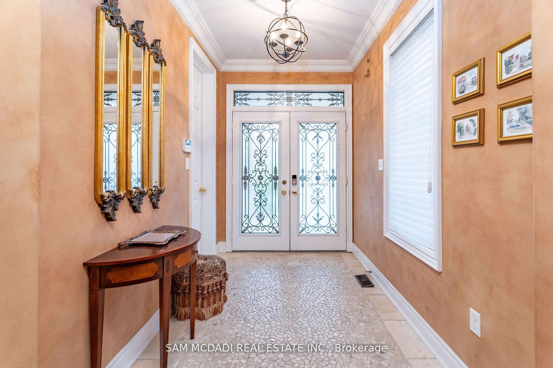 3852 Rosanna Drive photo 3