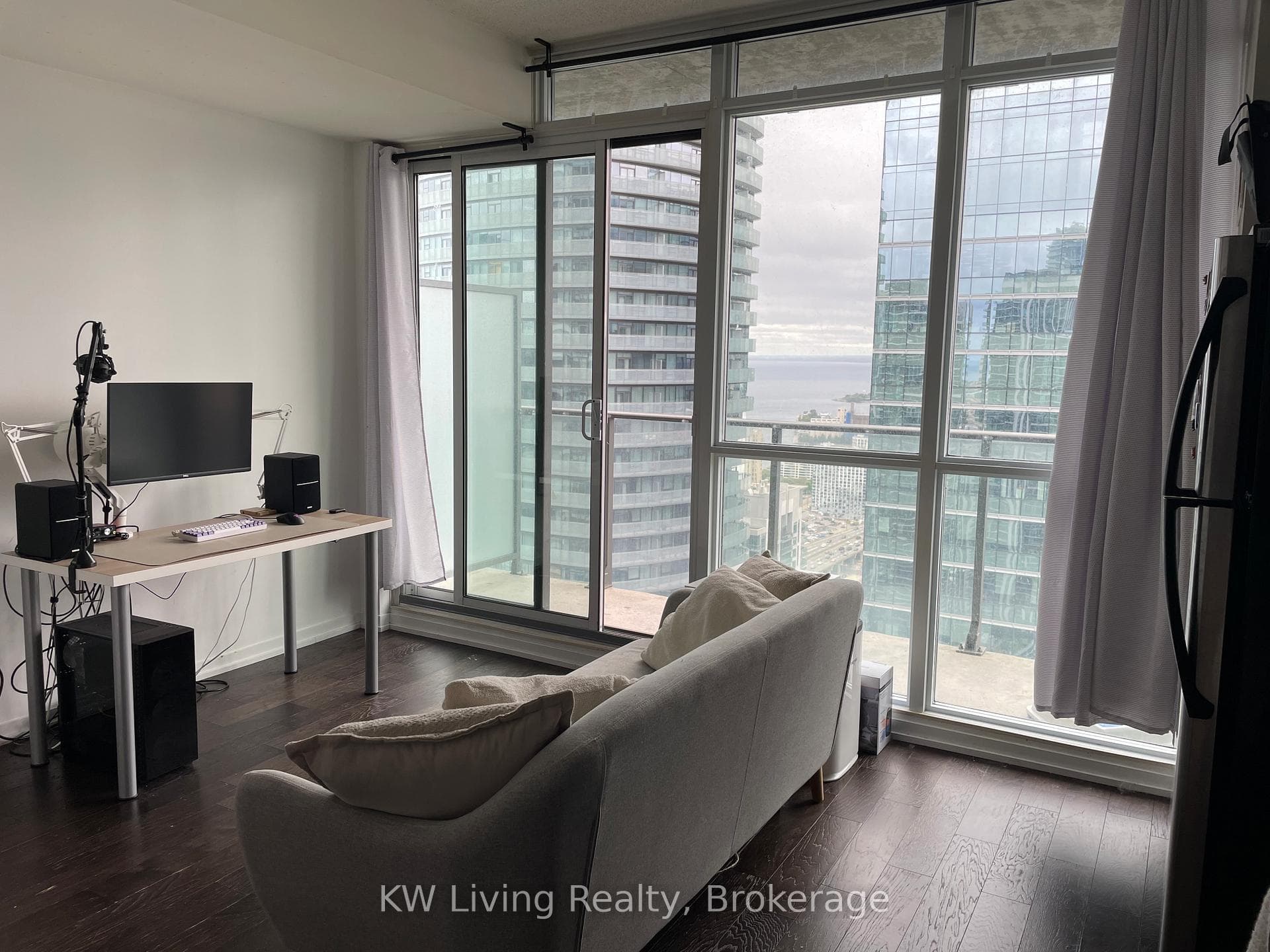 65 Bremner Boulevard Unit 4203 photo 7