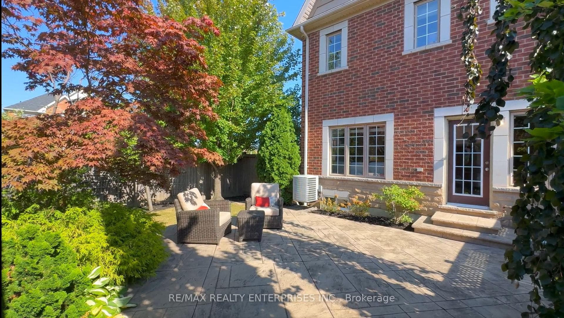 3327 Eglinton Avenue photo 26