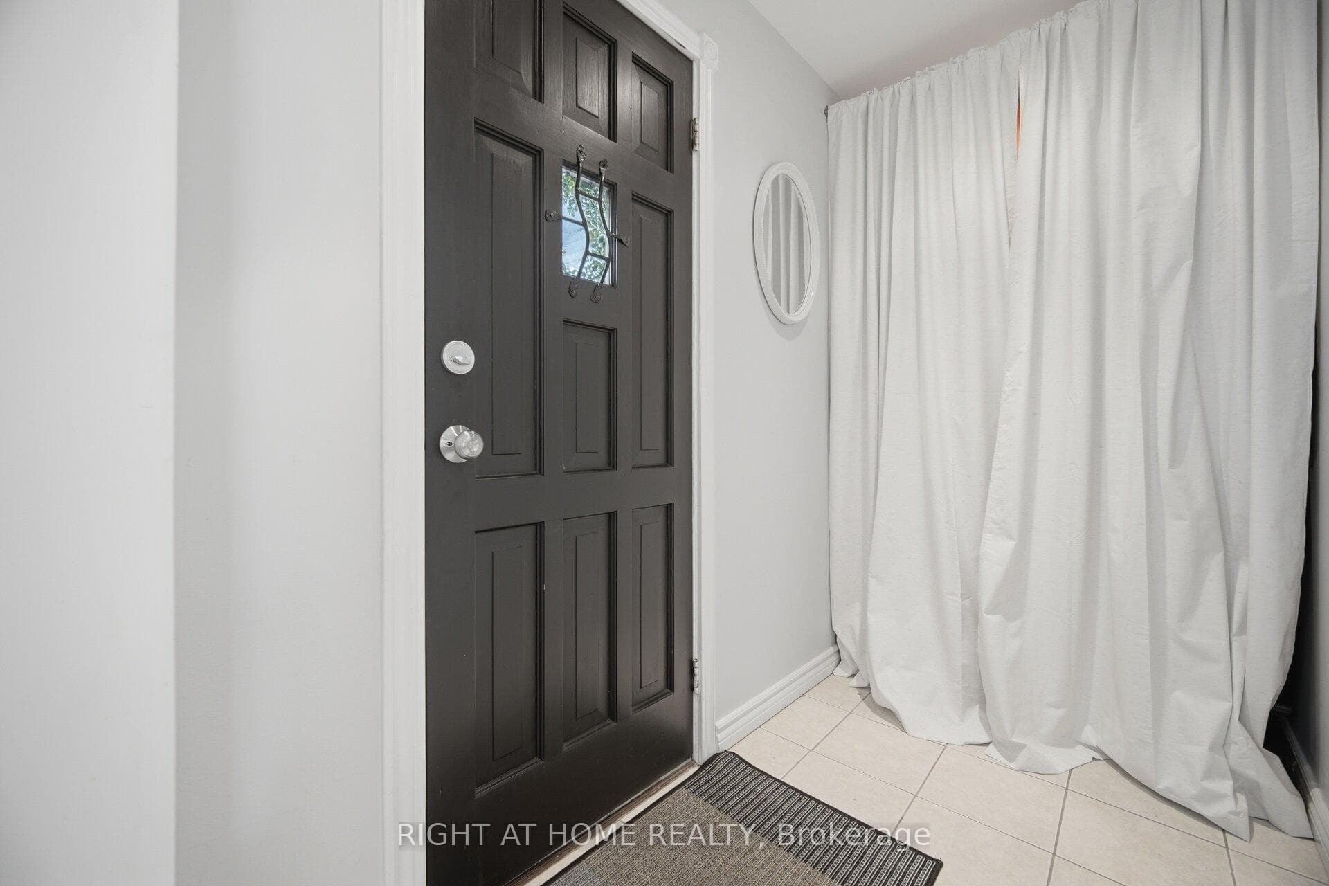 18 Vanbrugh Avenue photo 2