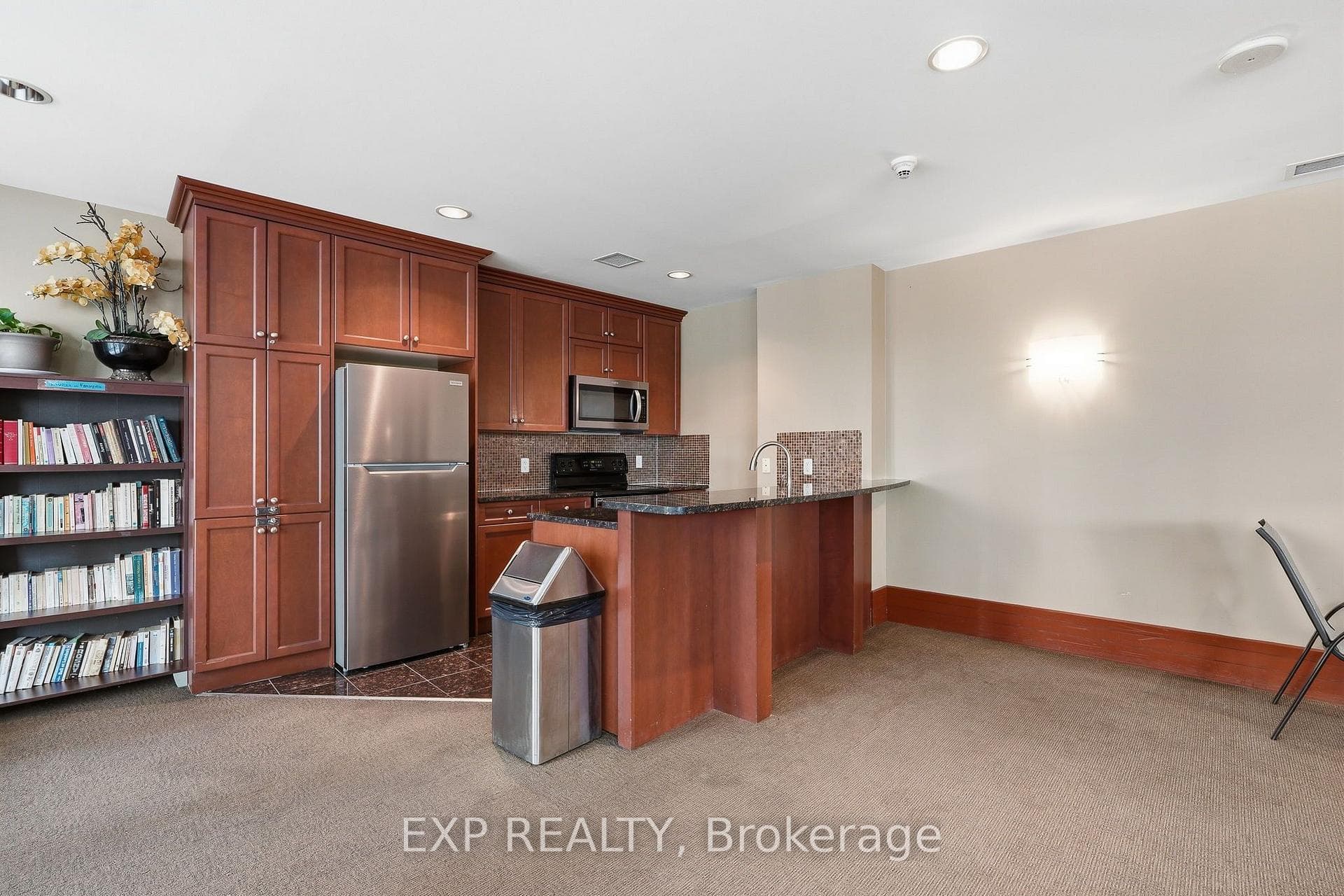 234 Rideau Street Unit 304 photo 17