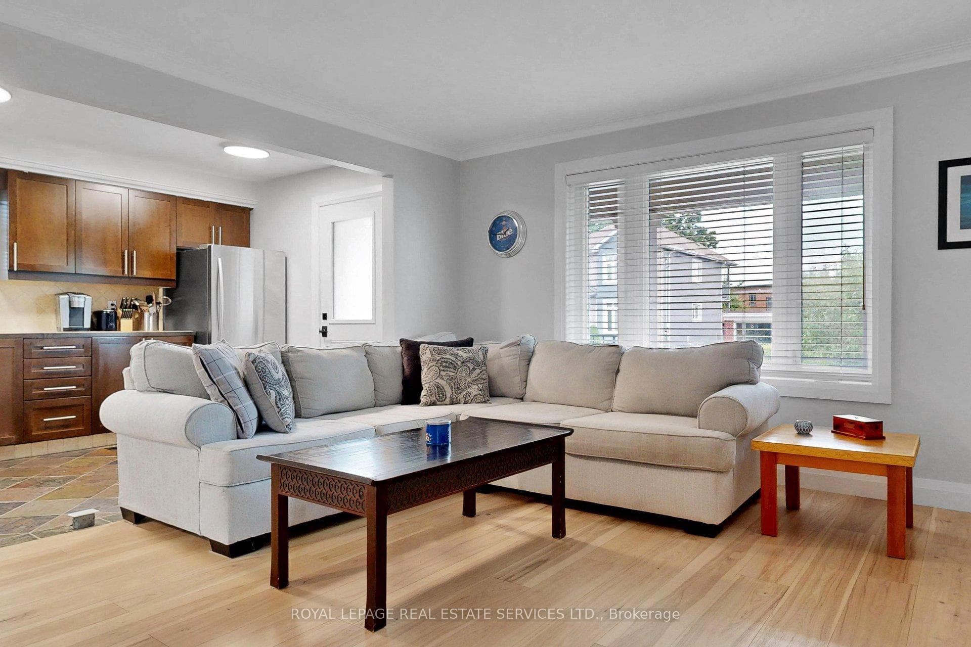 6 Parkchester Road photo 5