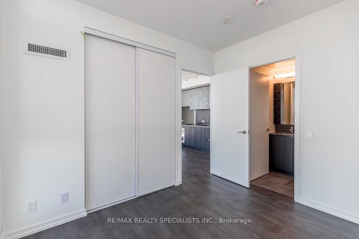 7890 JANE Street Unit PH-09 photo 30