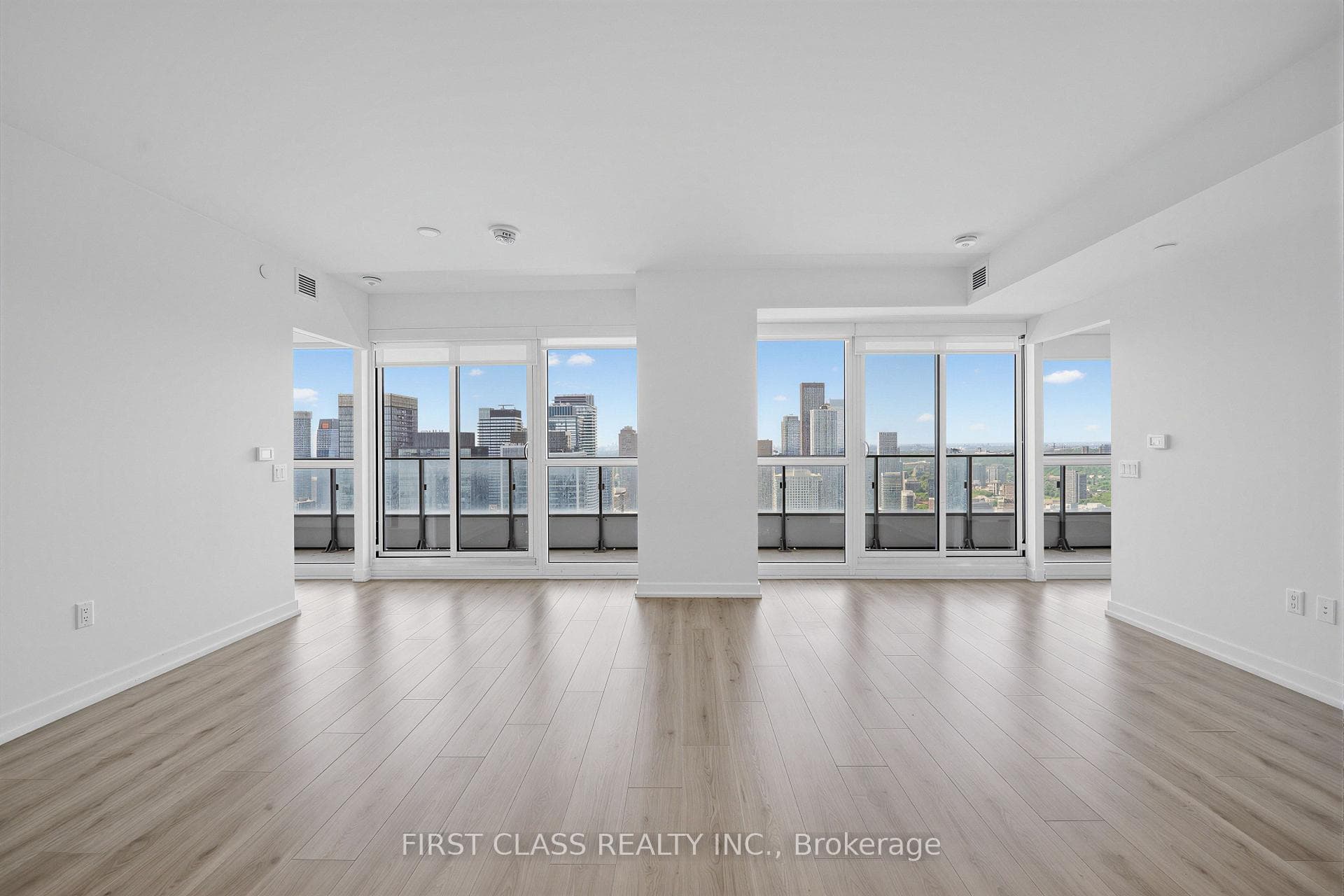 395 Bloor Street Unit 4203 photo 4