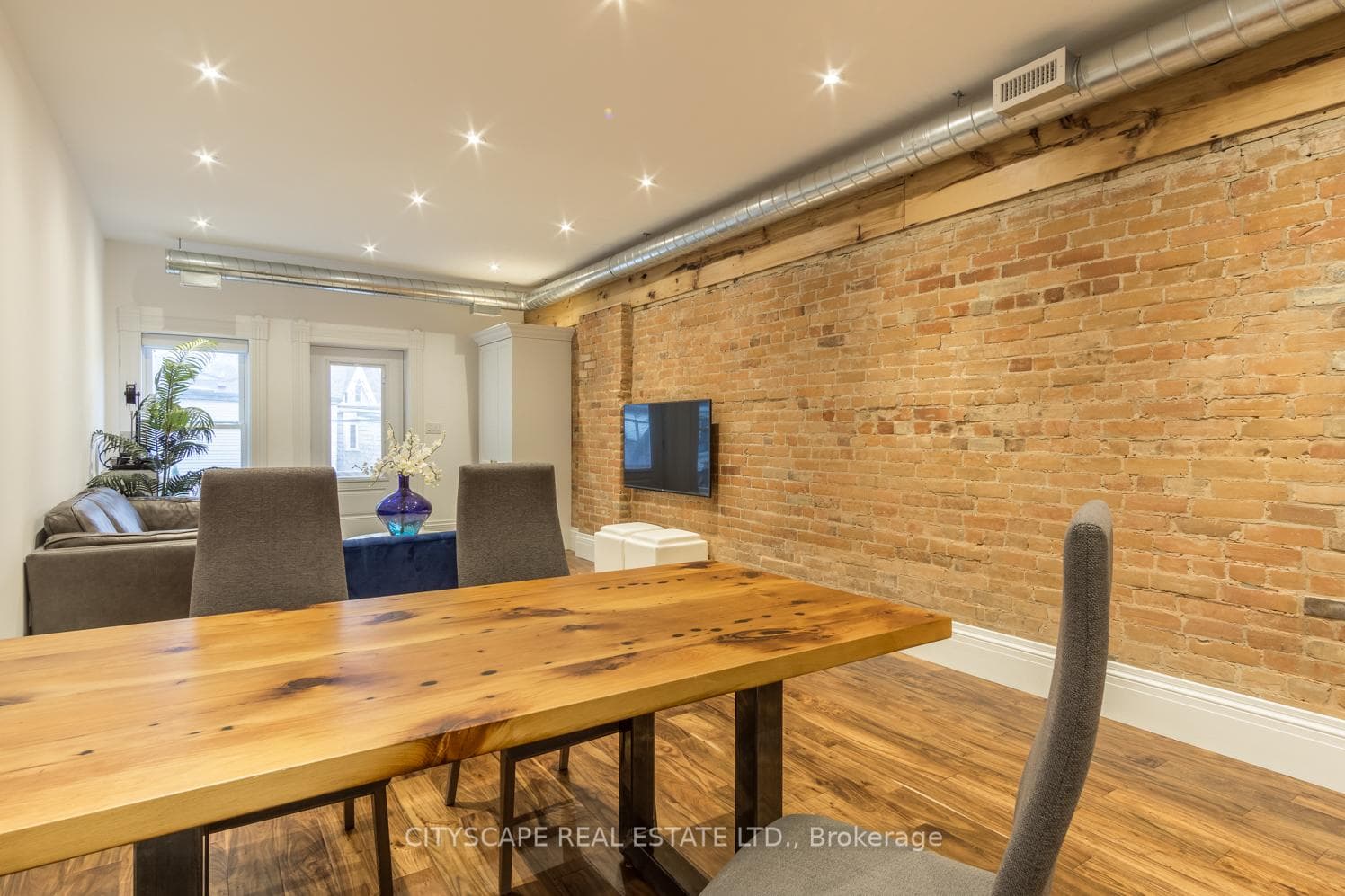 936 Dundas Street Unit Upper photo 21