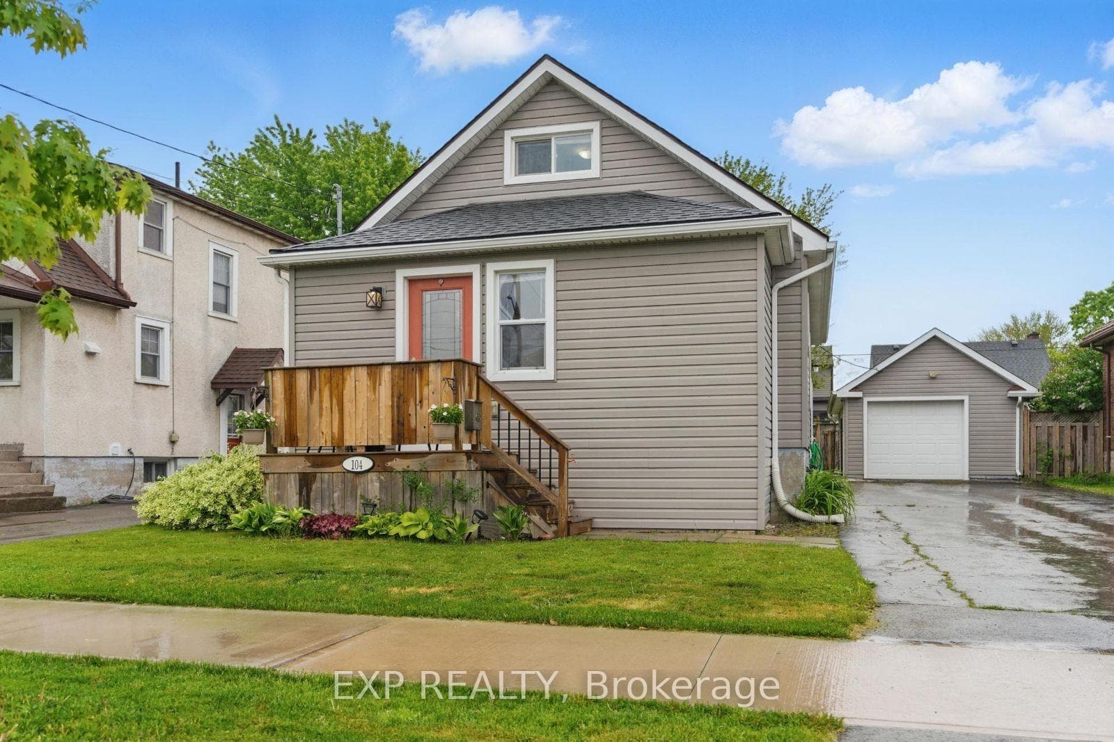 104 SCHOLFIELD Avenue photo 1