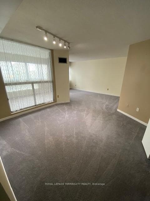 50 Elm Drive Unit 604 photo 17