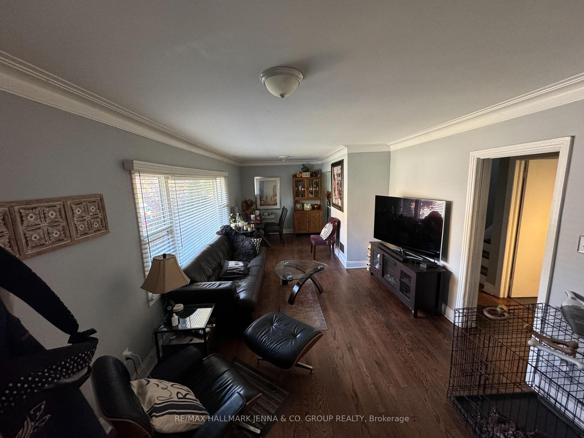 524 Neighbourhood Way photo 4