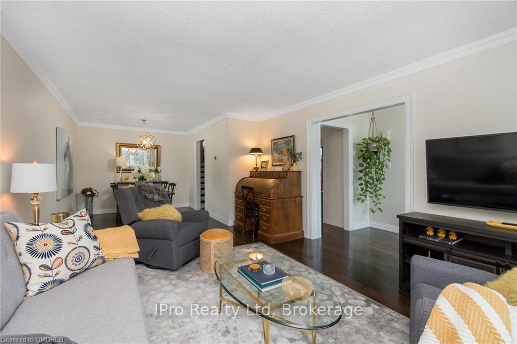 539 CONWAY Court photo 5
