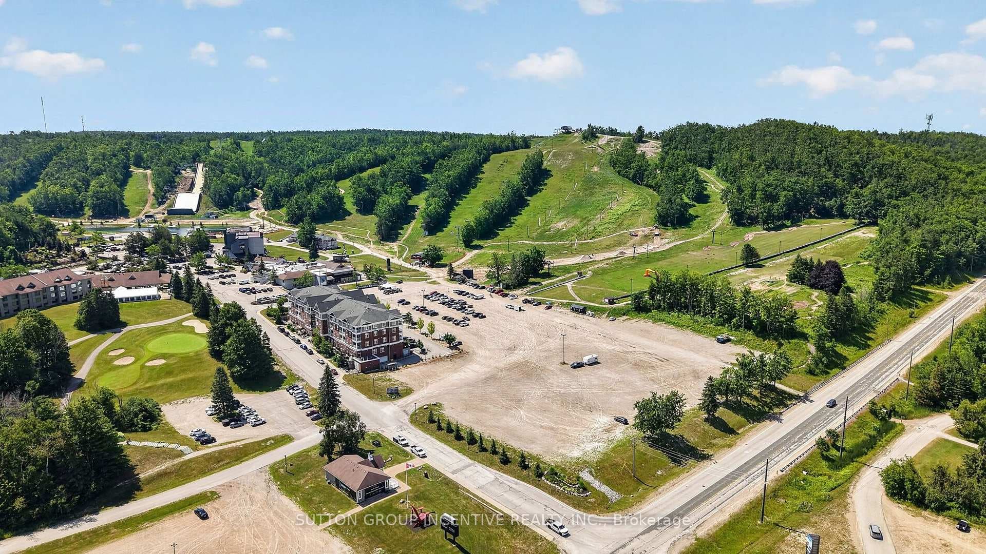 View of Horseshoe Resort & the ski hill