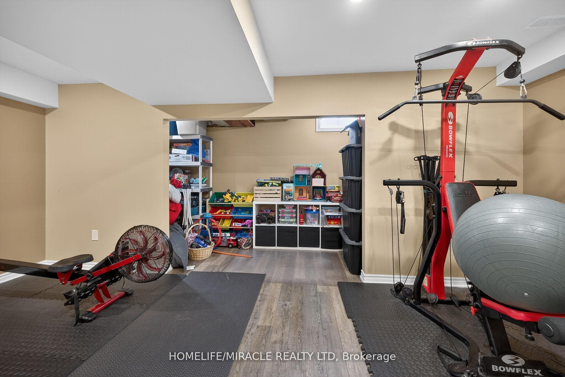 149 Kinsman Drive photo 37