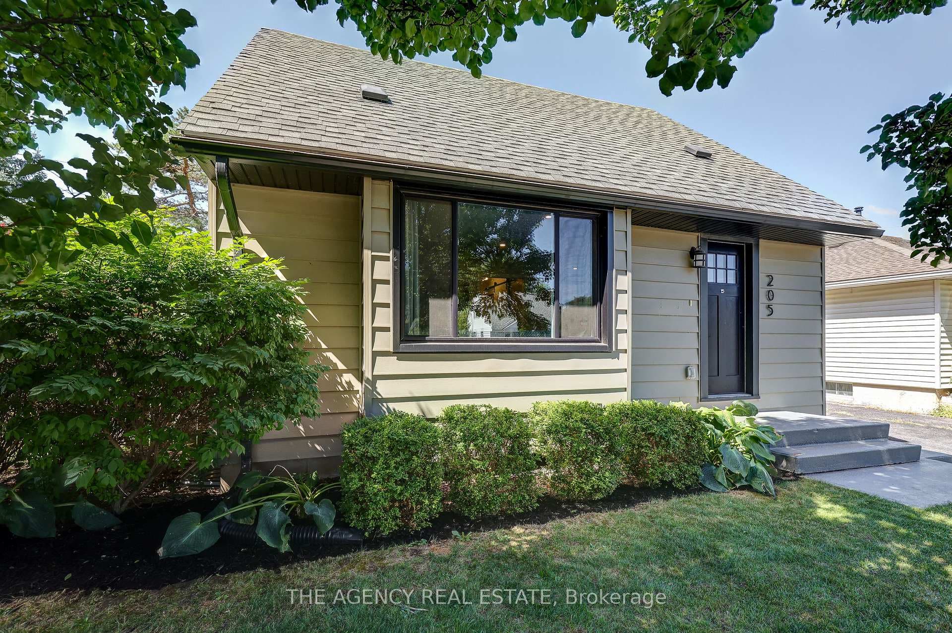 205 Rhine Avenue photo 41