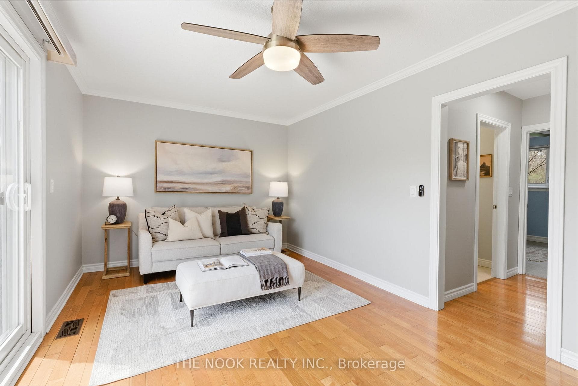 13 Lambard Crescent photo 24