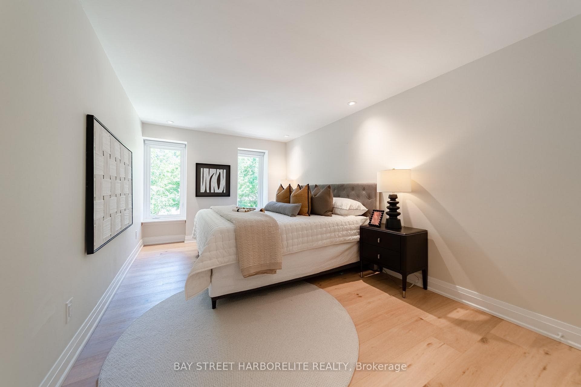 2366 Devon Road photo 22