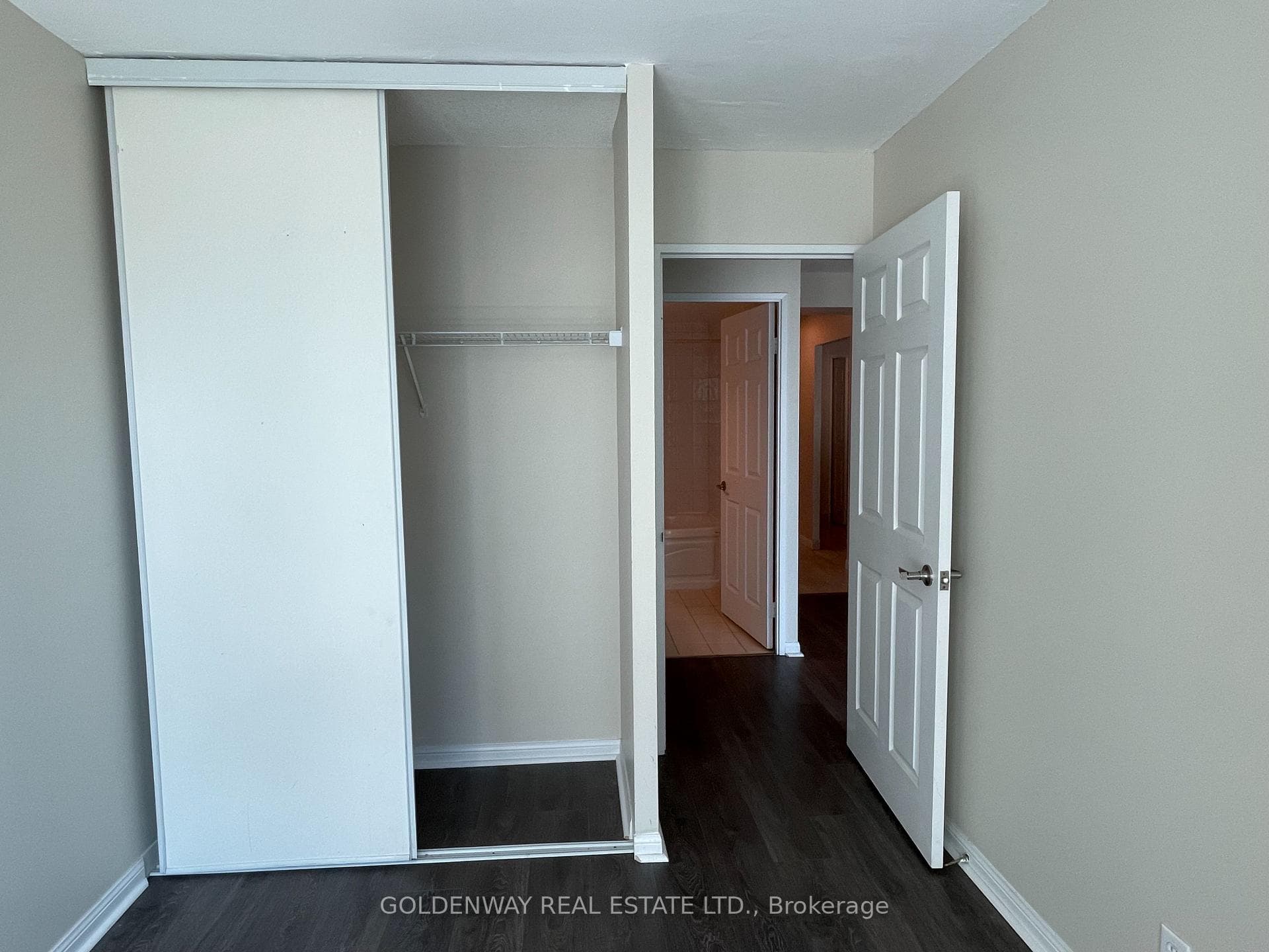 18 Lee Centre Drive Unit 2011 photo 11