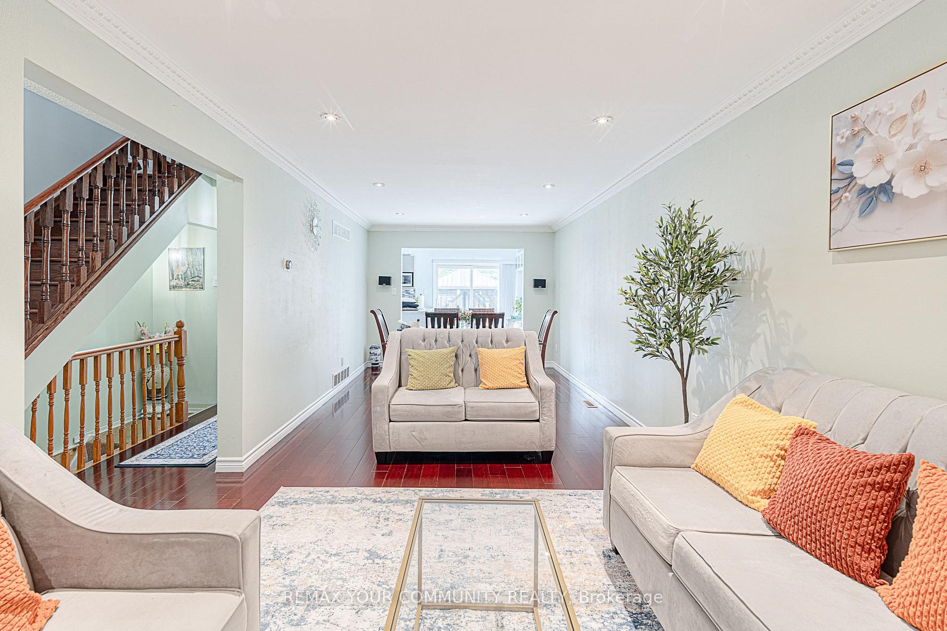 66 Trafford Crescent photo 5