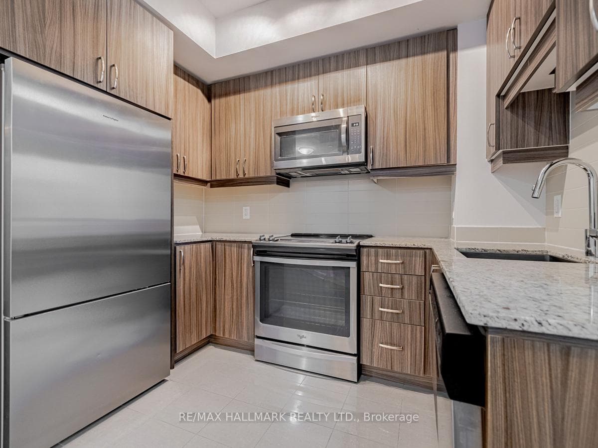 9205 Yonge Street Unit 504 photo 4