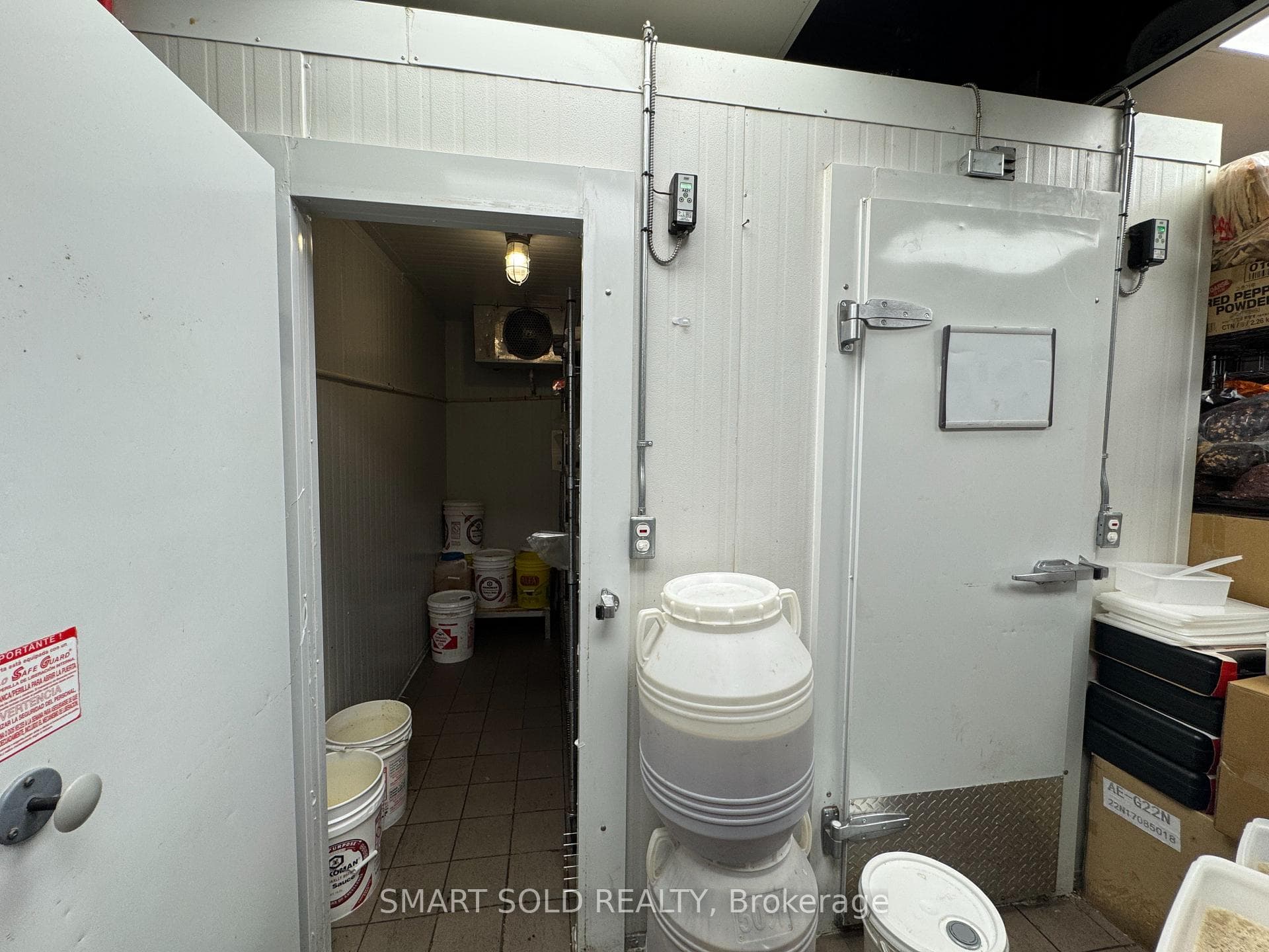 888 Dundas Street Unit D2-B photo 16