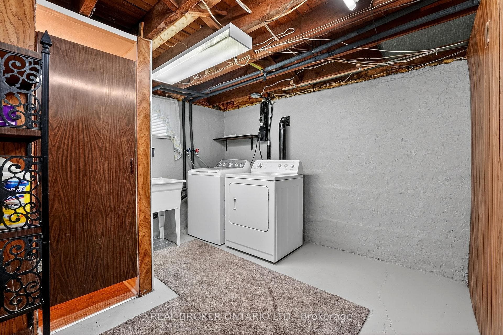 379 Talbot Street photo 21