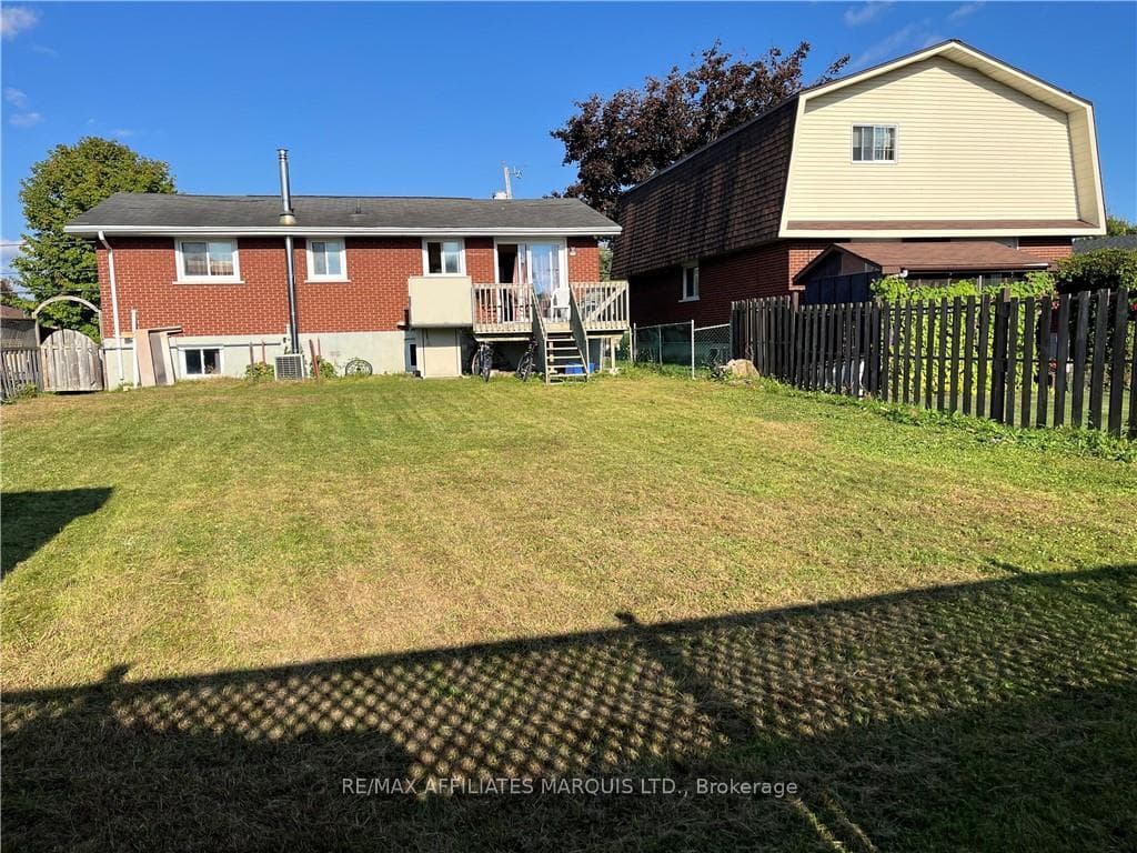 1416 CHURCHILL Street photo 15