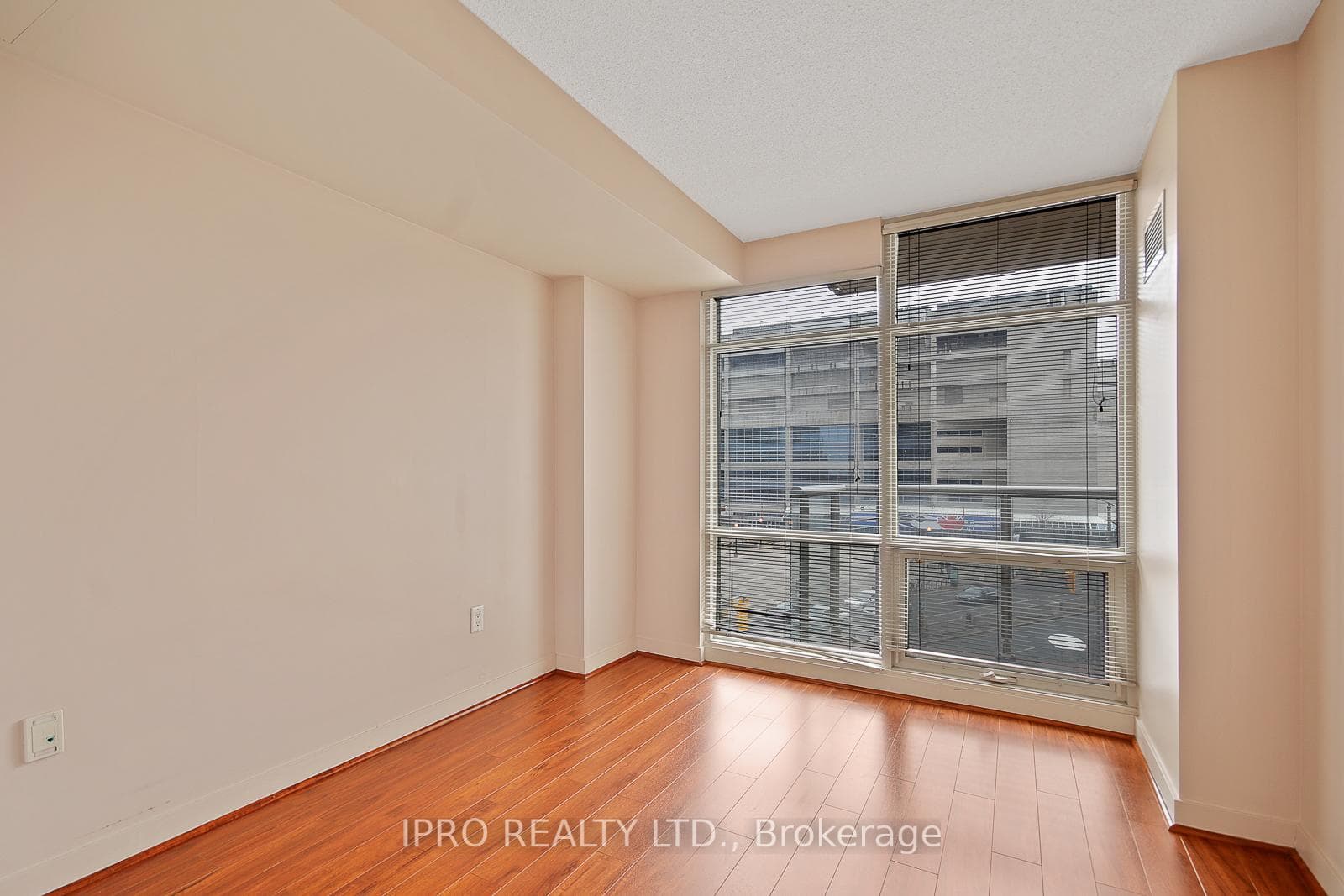 10 Navy Wharf Court Unit 507 photo 15