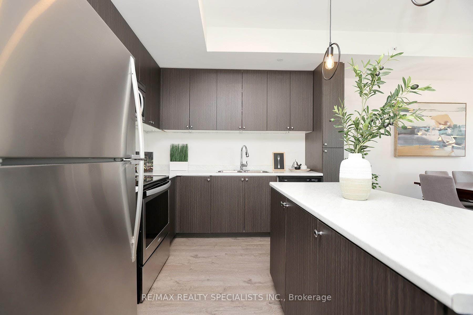 1555 KINGSTON Road Unit 216 photo 22
