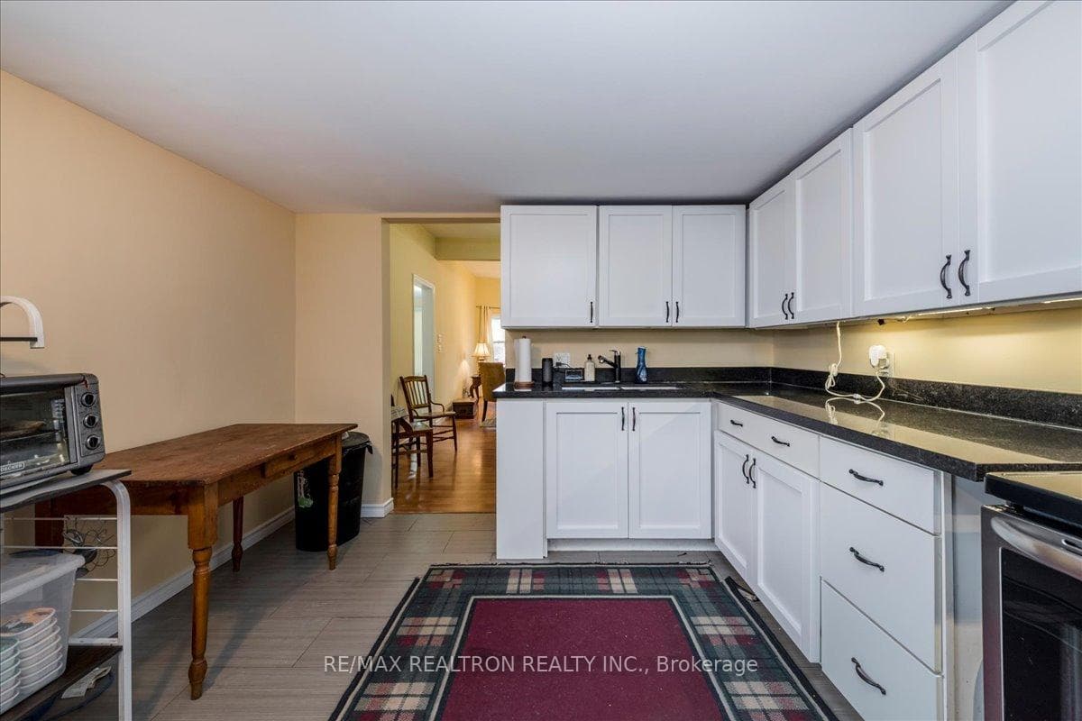 86 John Street photo 9