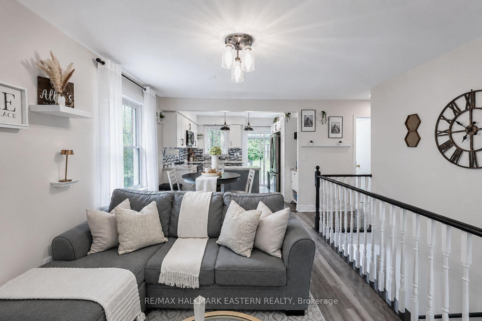 297 Towerhill Road photo 5