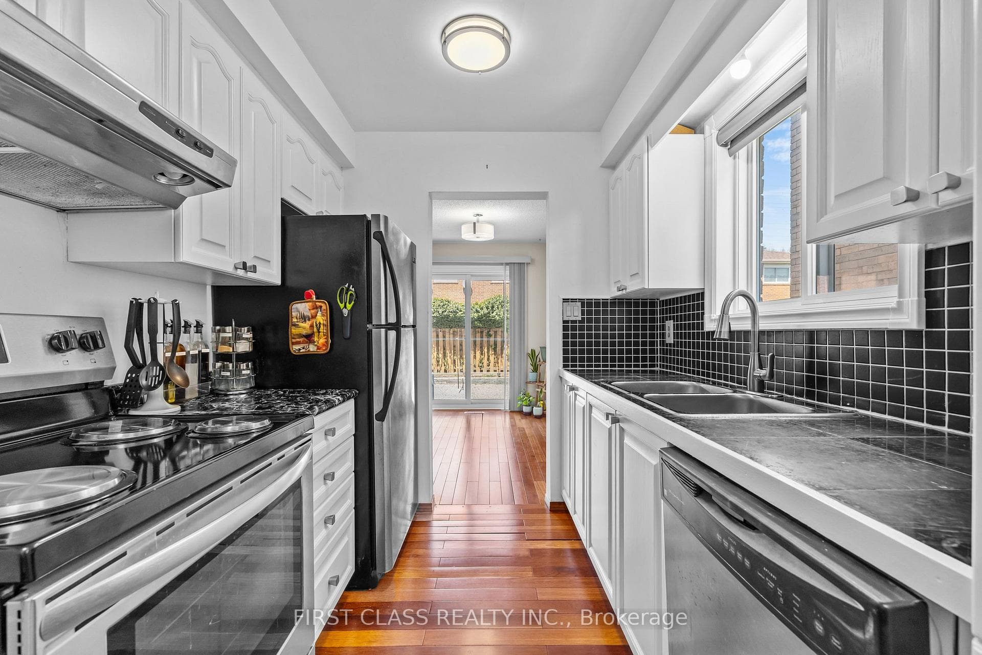 4213 Beacon Lane photo 8